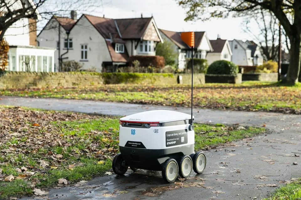 Starship Delivery Robot
